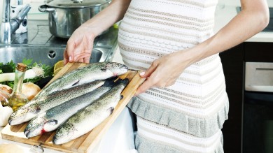 Phụ nữ mang thai ăn hải sản thế nào cho hợp lý?